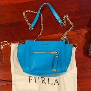 Curls Givevra Mini Leather Crossbody